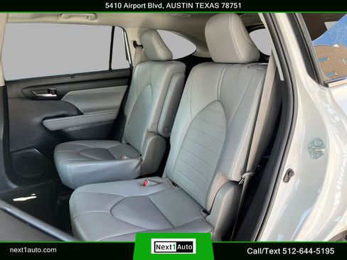 Used 2020 Toyota Highlander XLE FWD image 31