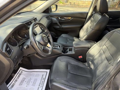 Used 2017 Nissan Rogue SL w/ SL Premium Package image 12