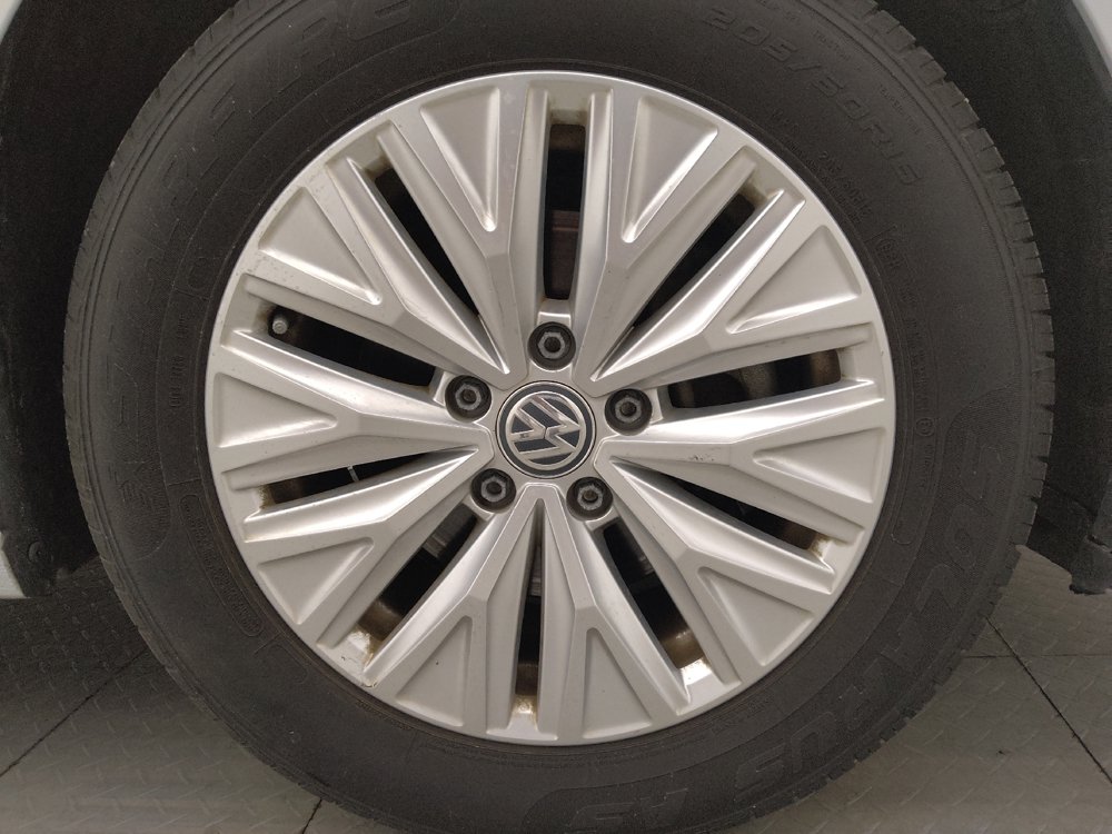 Used 2019 Volkswagen Jetta R-Line FWD image 31