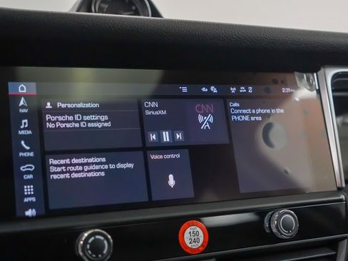 Used 2025 Porsche Macan image 30