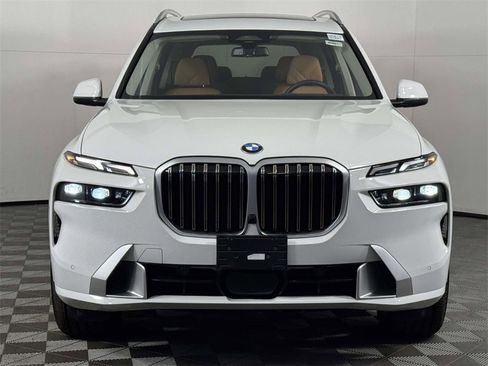 Used 2023 BMW X7 xDrive40i image 6