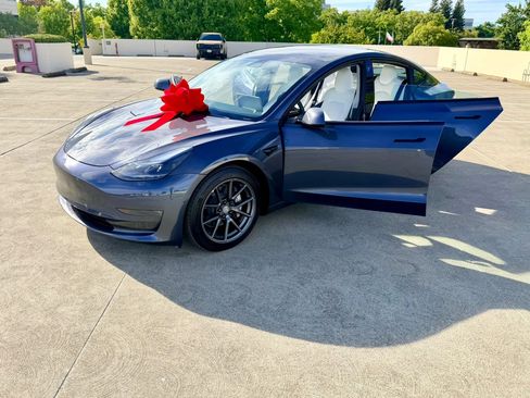 Used 2021 Tesla Model 3 Long Range AWD/4WD image 44