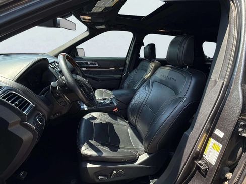 Used 2018 Ford Explorer Platinum AWD/4WD image 14