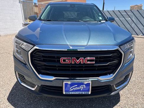 Used 2024 GMC Terrain SLE AWD/4WD image 8