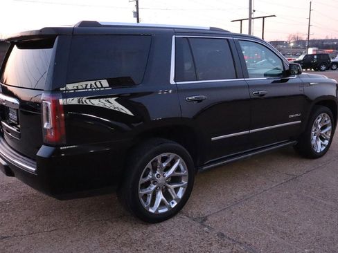 Used 2020 GMC Yukon Denali w/ Denali Premium Package image 5