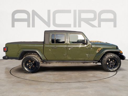 Used 2023 Jeep Gladiator Sport AWD/4WD image 11