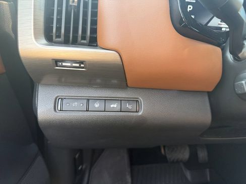 Used 2024 Nissan Pathfinder Platinum w/ Cargo Package FWD image 24