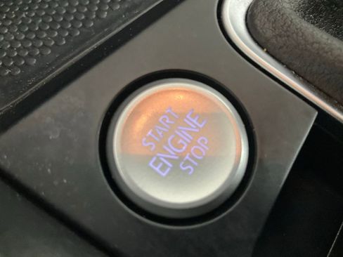 Used 2024 Volkswagen Jetta SE w/ Panoramic Sunroof Package image 20