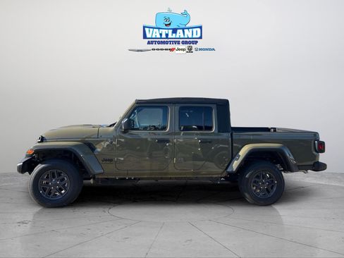 New 2026 Jeep Gladiator Sport AWD/4WD image 2