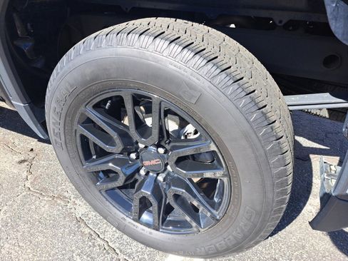 Used 2023 GMC Sierra 1500 Elevation image 20