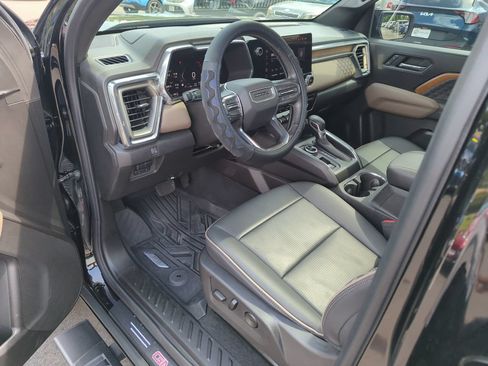 Used 2025 GMC Canyon Denali w/ LPO, Denali Black Edition AWD/4WD image 11
