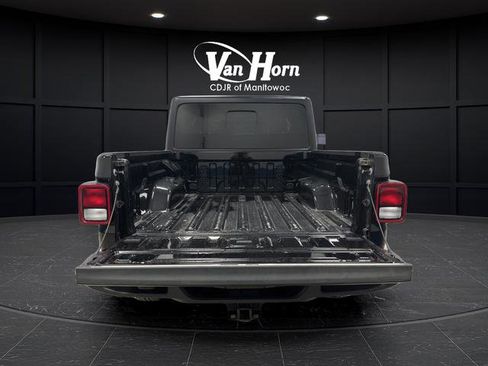 Used 2022 Jeep Gladiator Overland w/ Popular Equipment Package image 13