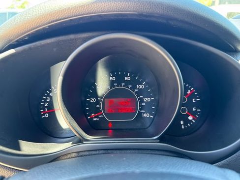 Used 2015 Kia Soul FWD image 33