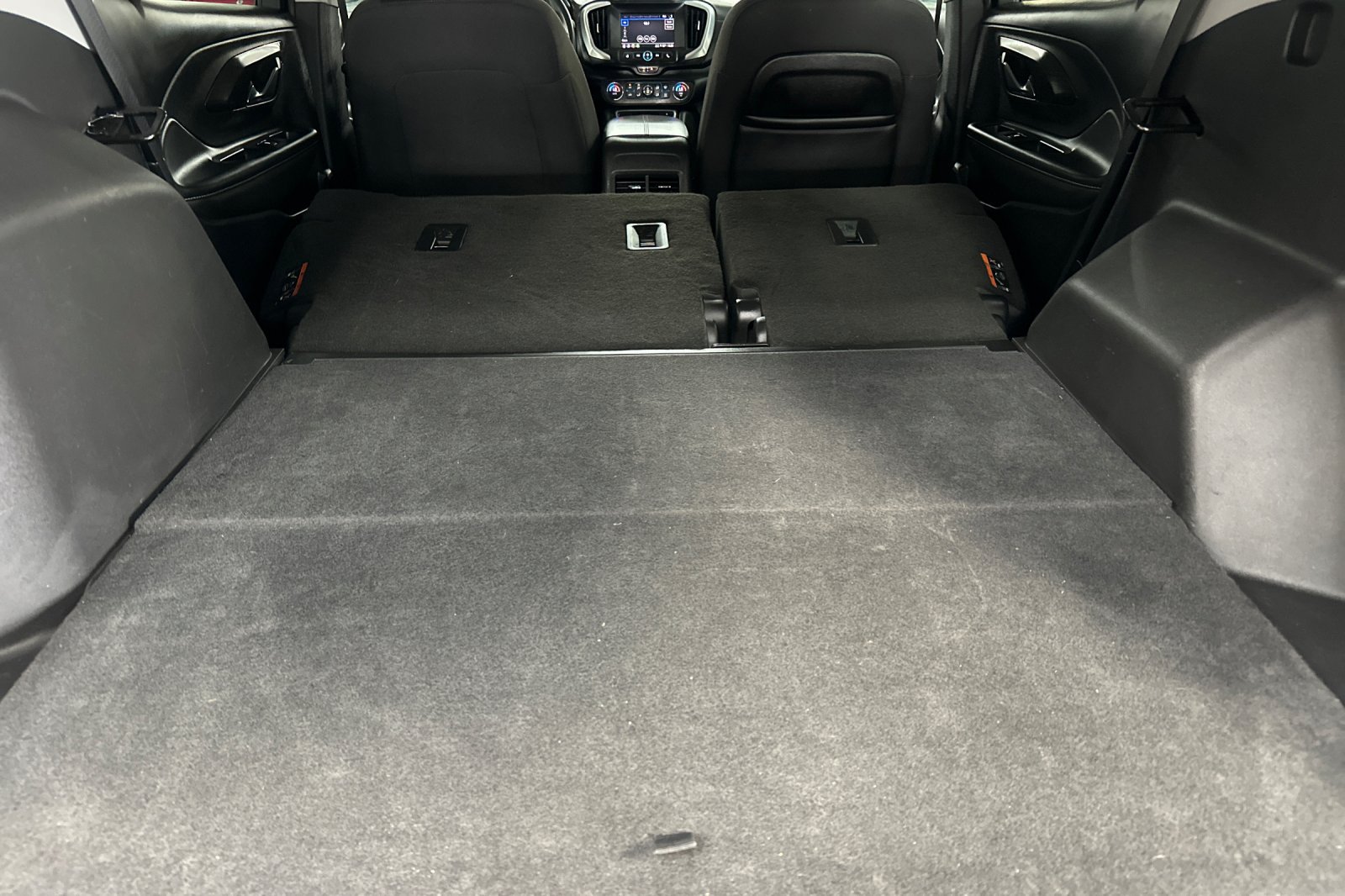 Used 2022 GMC Terrain SLE w/ Driver Convenience Package FWD image 17