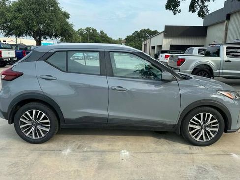 Used 2023 Nissan Kicks SV FWD image 5