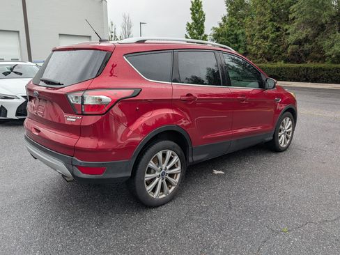 Used 2017 Ford Escape Titanium FWD image 3