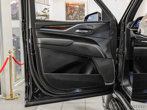 Used 2021 Cadillac Escalade ESV Premium Luxury w/ LPO, Floor Liner Package AWD/4WD image 35