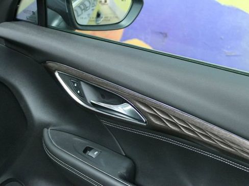 Used 2023 Buick Envision Avenir image 11