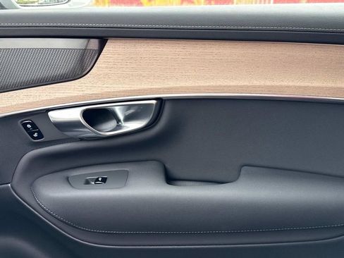 New 2026 Volvo XC90 B6 Plus w/ Protection Package Premier image 22