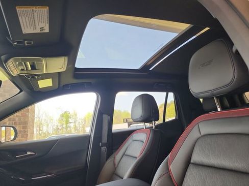 Used 2025 Chevrolet Equinox RS w/ Safety and Technology Package image 12