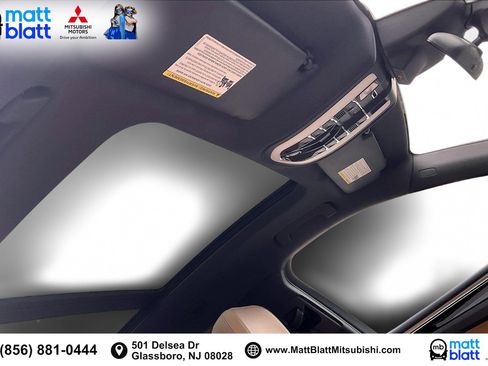 Used 2020 Porsche Macan w/ Premium Package Plus image 24