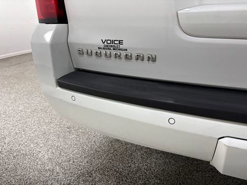 Used 2017 Chevrolet Suburban LT w/ Luxury Package image 33