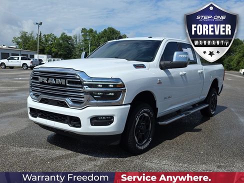Used 2025 RAM 2500 Laramie AWD/4WD image 2