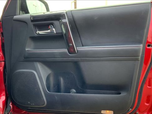 Used 2021 Toyota 4Runner Venture w/ Moonroof Package AWD/4WD image 23