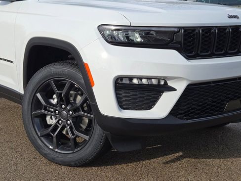 New 2025 Jeep Grand Cherokee Limited image 3
