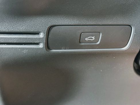 Used 2023 Volvo XC40 Recharge Plus AWD/4WD image 16