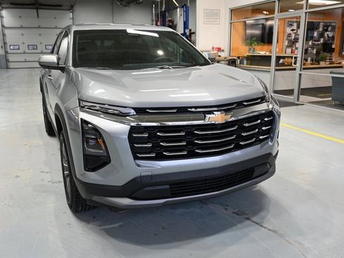 New 2026 Chevrolet Equinox LT w/ Convenience Package II image 3
