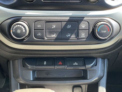 Used 2019 GMC Canyon SLE w/ Elevation Edition image 23