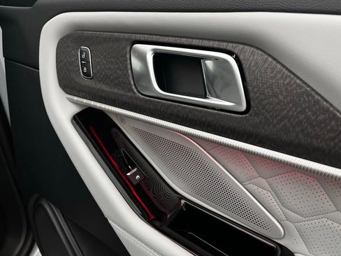 New 2026 Ford Explorer Platinum image 26