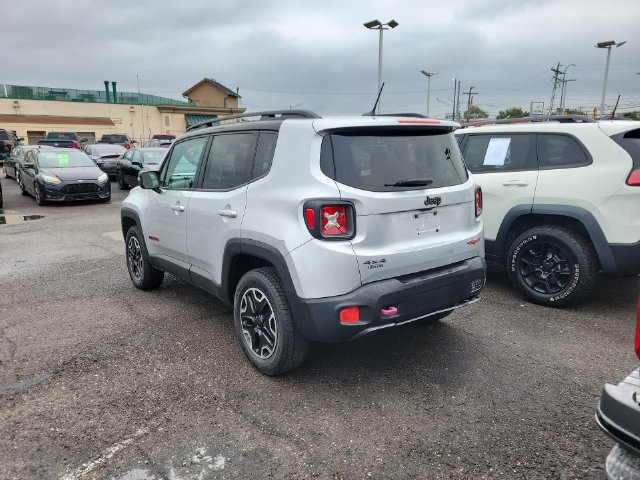 Used 2017 Jeep Renegade Trailhawk AWD/4WD image 4