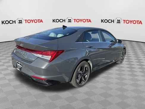 Used 2023 Hyundai Elantra Limited image 7