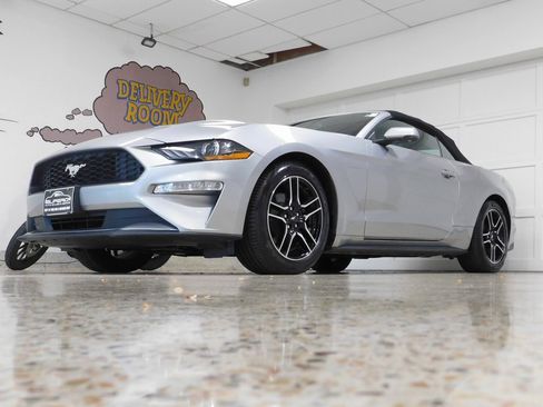 Used 2020 Ford Mustang Premium image 15