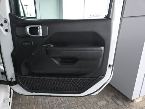 Used 2024 Jeep Wrangler Sport S image 8