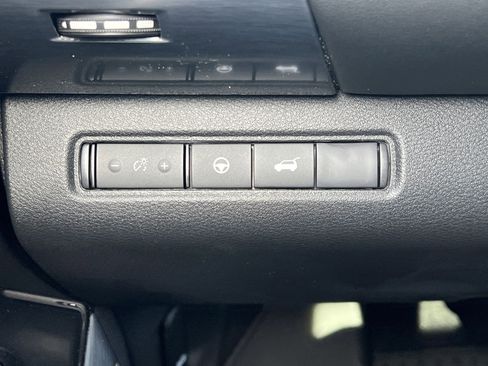 New 2026 Nissan Pathfinder SL image 16