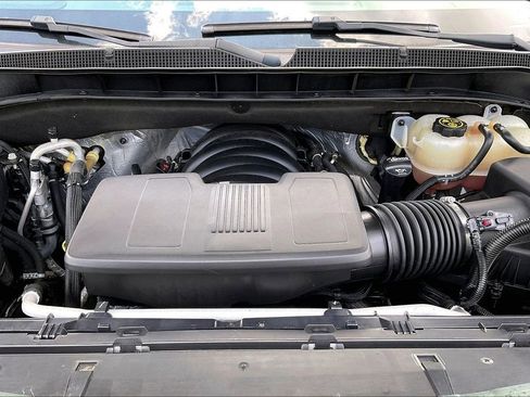 Used 2023 Chevrolet Suburban Premier AWD/4WD image 10