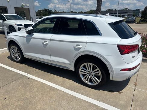Used 2018 Audi Q5 Prestige w/ Prestige Package AWD/4WD image 2