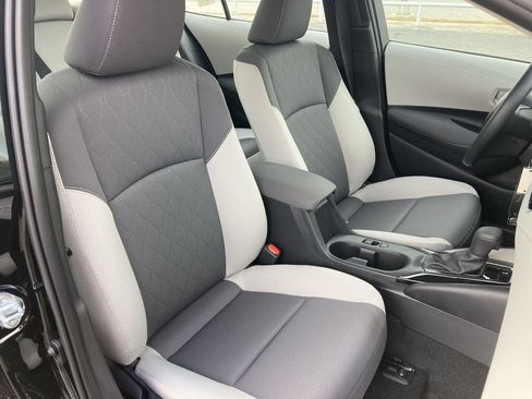 Certified 2025 Toyota Corolla LE FWD image 28