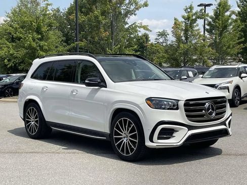Used 2024 Mercedes-Benz GLS 580 4MATIC image 7