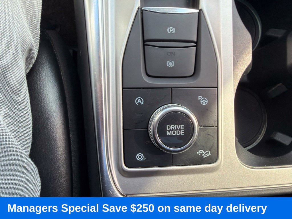 Used 2020 Ford Explorer Platinum w/ Premium Technology Package AWD/4WD image 19