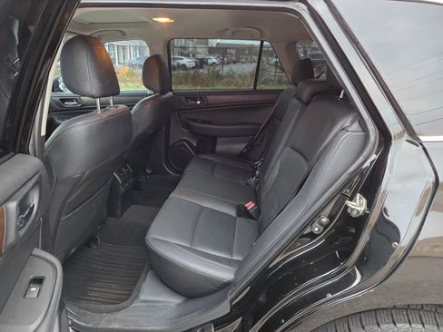 Used 2017 Subaru Outback 3.6R Limited image 14