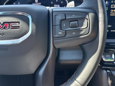 Used 2025 GMC Sierra 1500 AT4 w/ AT4 Premium Package AWD/4WD image 19