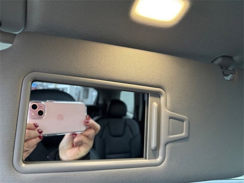 Used 2025 Kia Telluride S image 18