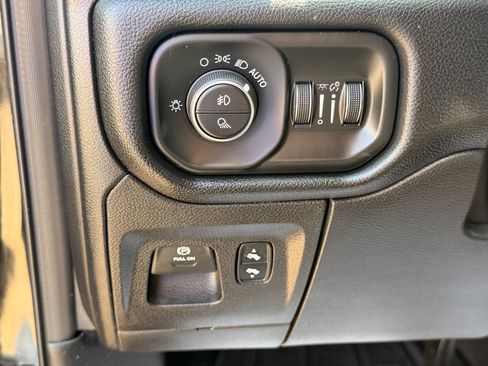 Used 2019 RAM 1500 Big Horn AWD/4WD image 10
