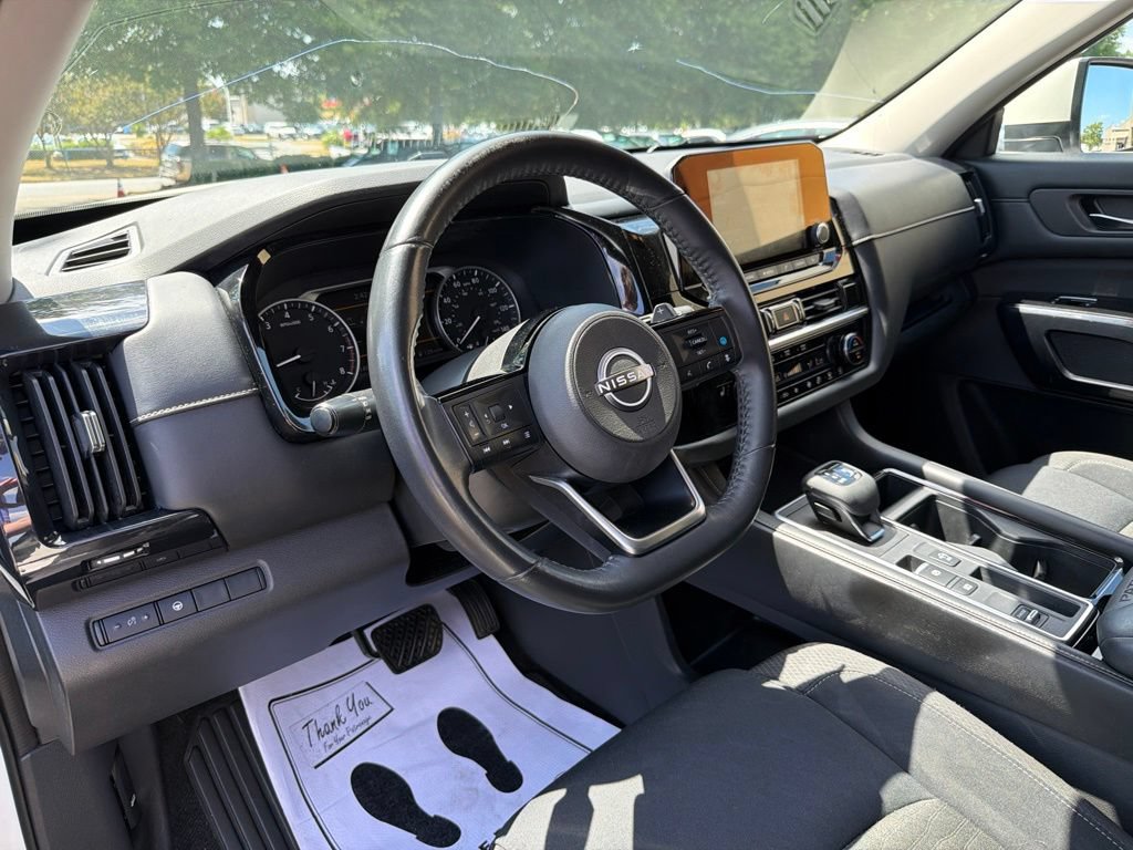 Used 2022 Nissan Pathfinder SV FWD image 10