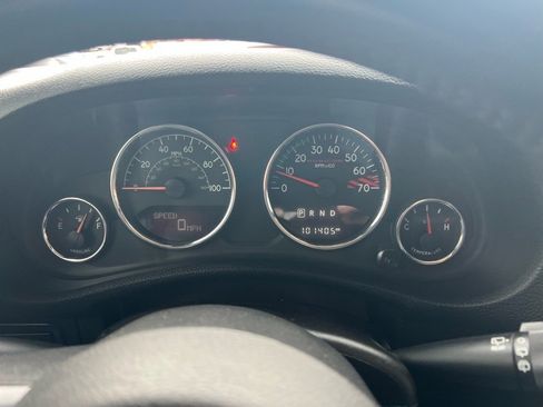 Used 2017 Jeep Wrangler Unlimited Rubicon image 18