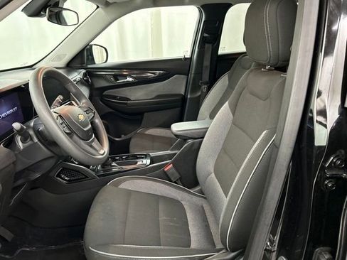 Used 2025 Chevrolet TrailBlazer LT AWD/4WD image 6